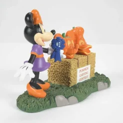 Minnie Picks A Winner